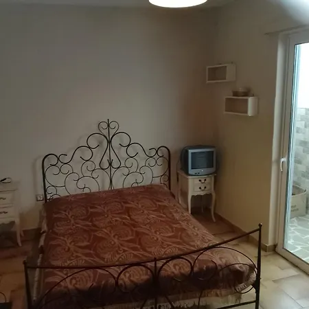Appartement άνετη και δροσερή Taxiarches (Kymi-Aliveri)