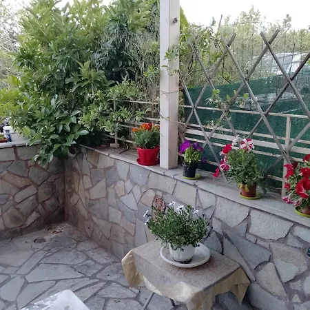 άνετη και δροσερή Taxiarches (Kymi-Aliveri)